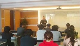 胡凌老師授課圖片