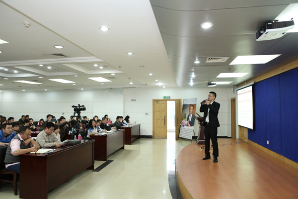 孫俊君授課見證