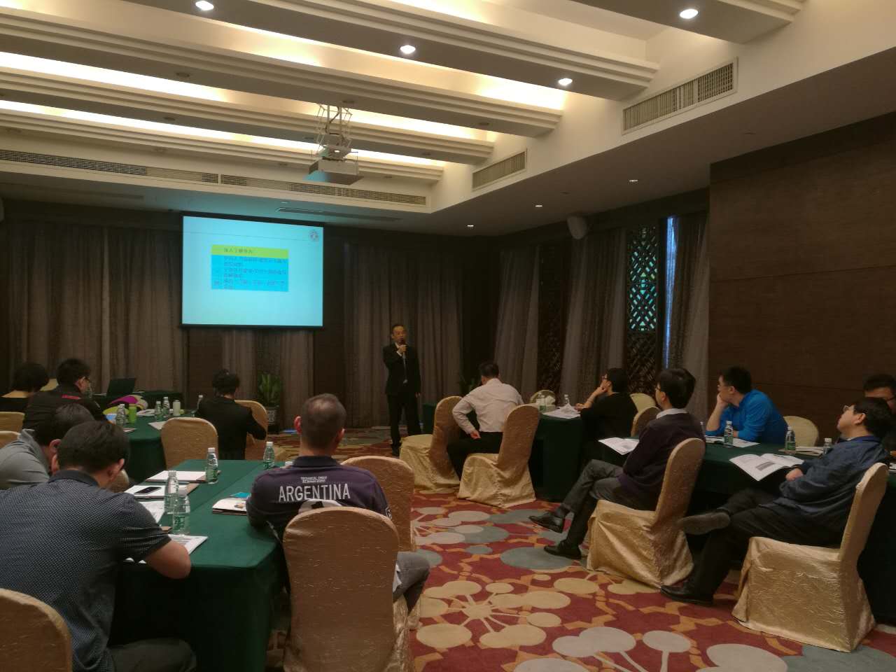 給廣發銀行高層做“華為創新管理”授課